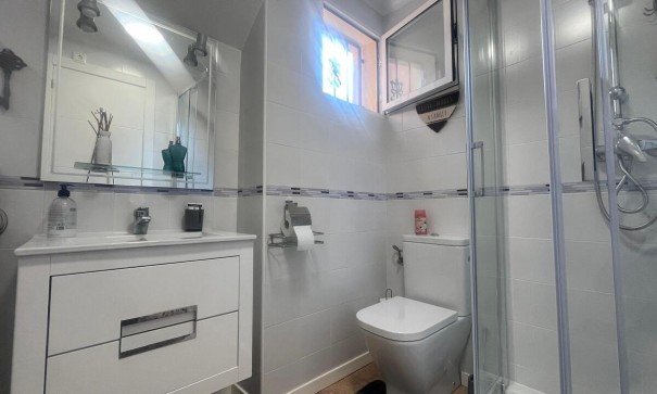 Återförsäljning - Fristående villa -
Algorfa