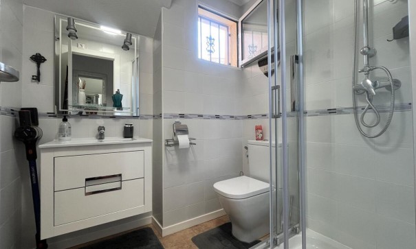 Återförsäljning - Fristående villa -
Algorfa