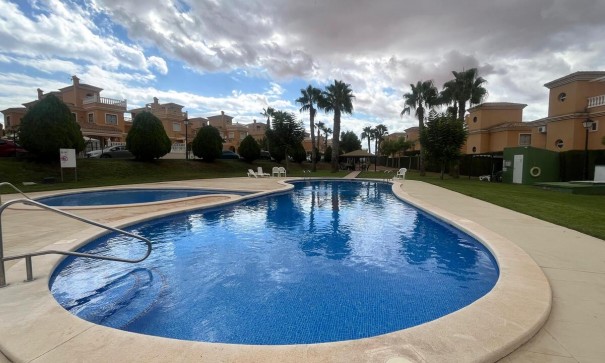 Återförsäljning - Fristående villa -
Algorfa