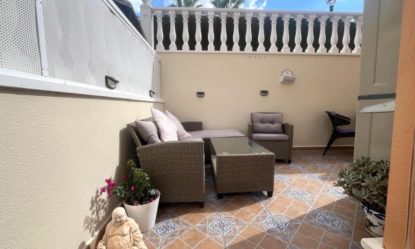 Återförsäljning - Fristående villa -
Algorfa