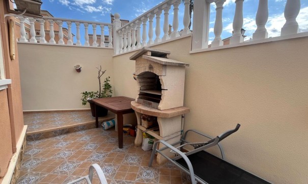 Återförsäljning - Fristående villa -
Algorfa