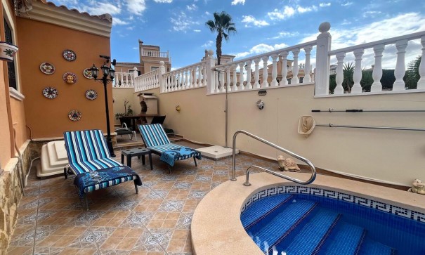 Återförsäljning - Fristående villa -
Algorfa