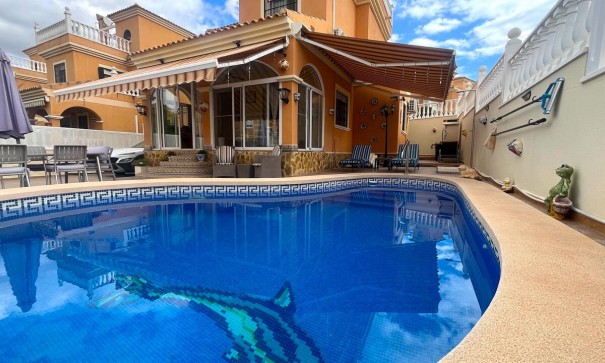 Återförsäljning - Fristående villa -
Algorfa