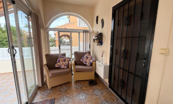 Återförsäljning - Fristående villa -
Algorfa