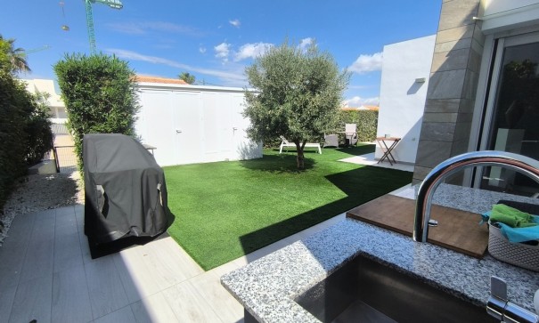 Videresalg - Fritliggende villa -
Algorfa