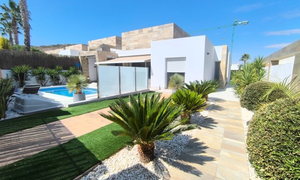 Videresalg - Fritliggende villa -
Algorfa