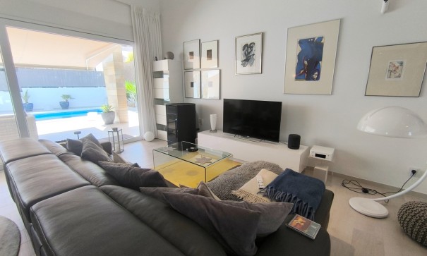 Videresalg - Fritliggende villa -
Algorfa