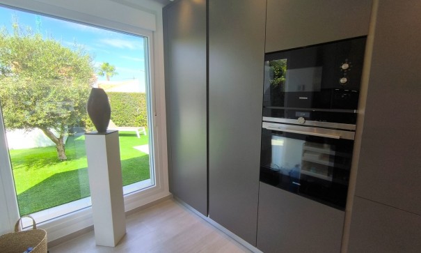 Videresalg - Fritliggende villa -
Algorfa