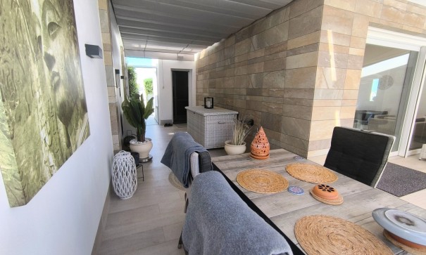 Videresalg - Fritliggende villa -
Algorfa