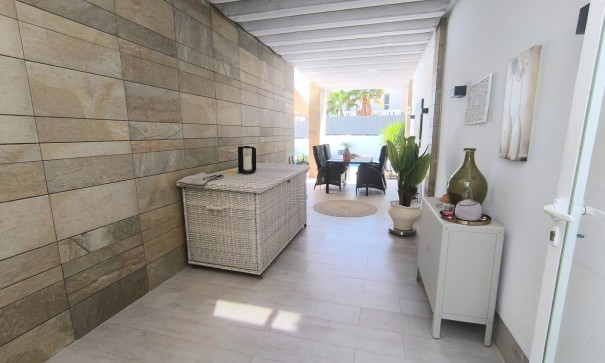 Videresalg - Fritliggende villa -
Algorfa