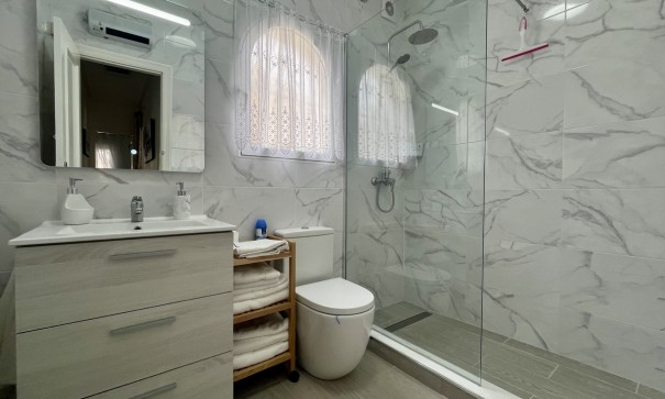 Revente - Villa Individuelle -
Algorfa