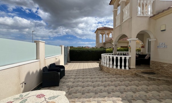 Revente - Villa Individuelle -
Algorfa