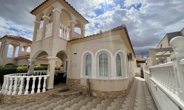 Revente - Villa Individuelle -
Algorfa