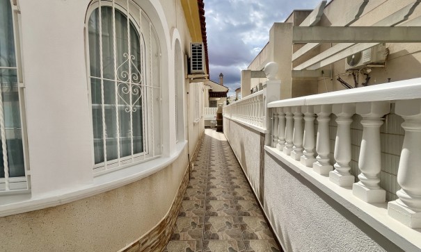 Revente - Villa Individuelle -
Algorfa