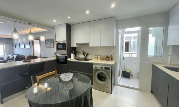 Sale - Apartment Flat -
Torrevieja - Playa del Cura