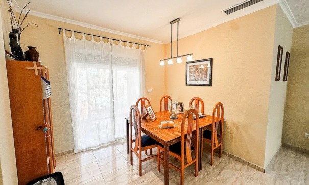 Venta - Casa de pueblo -
Hondón de los Fráiles