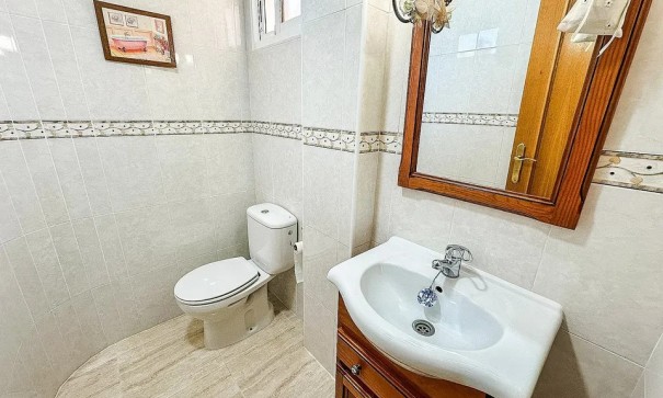 Venta - Casa de pueblo -
Hondón de los Fráiles