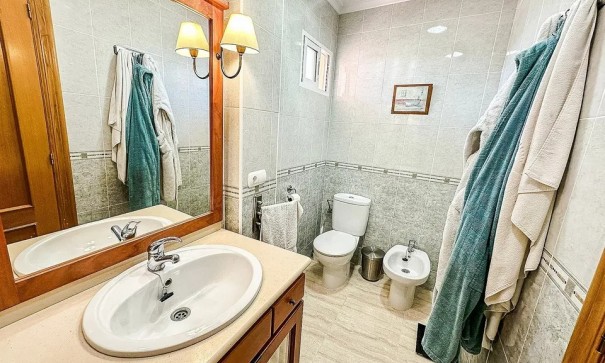 Venta - Casa de pueblo -
Hondón de los Fráiles