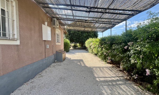 Venta - Chalet Independiente -
Orihuela