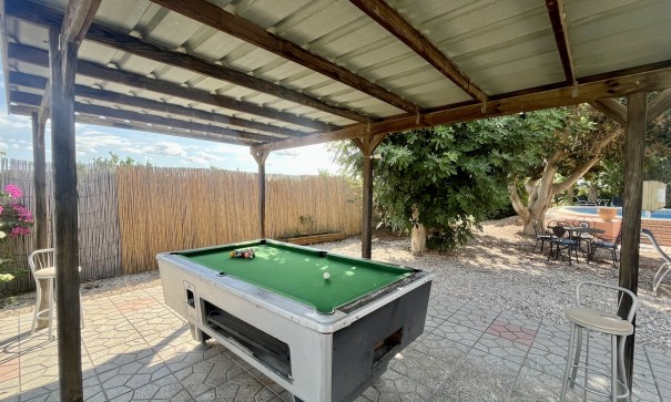 Venta - Chalet Independiente -
Orihuela