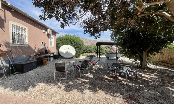 Venta - Chalet Independiente -
Orihuela