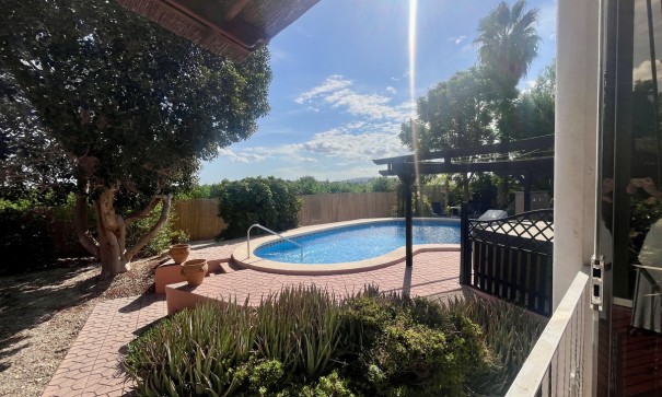 Venta - Chalet Independiente -
Orihuela