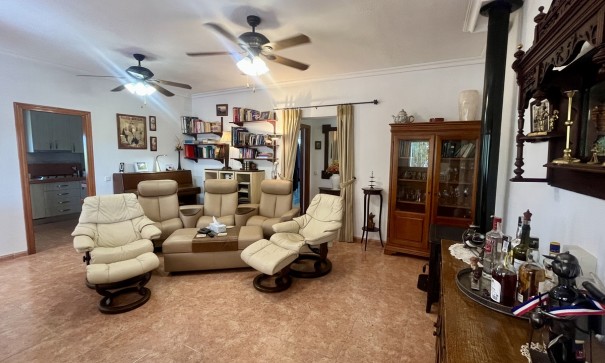 Venta - Chalet Independiente -
Orihuela