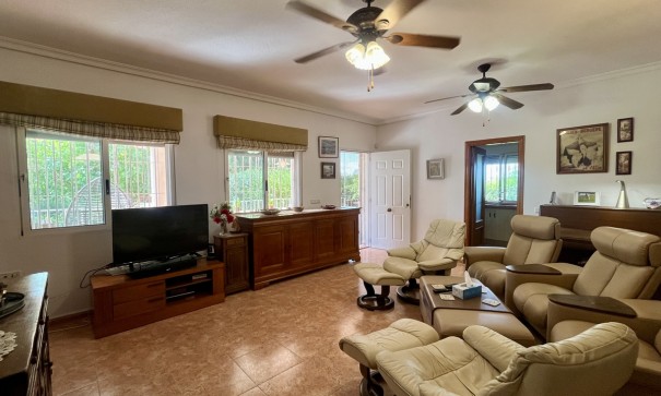 Venta - Chalet Independiente -
Orihuela