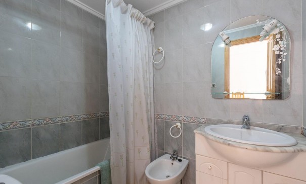 Sale - Apartment Flat -
Torrevieja - Centro