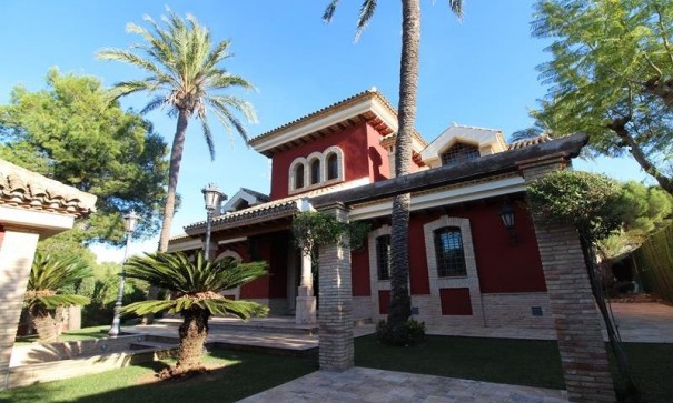 Återförsäljning - Fristående villa -
Orihuela Costa - Campoamor