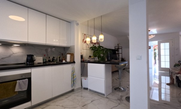 Sale - Terraced house / Townhouse -
Torrevieja - El Acequión - Los Náufragos