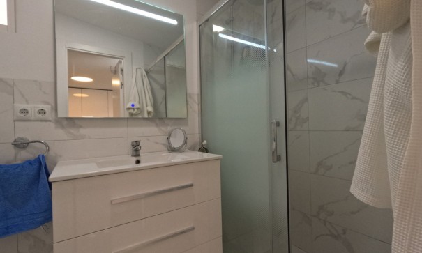 Sale - Terraced house / Townhouse -
Torrevieja - El Acequión - Los Náufragos