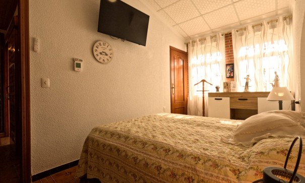 Sale - Terraced house / Townhouse -
Torrevieja - El Acequión - Los Náufragos