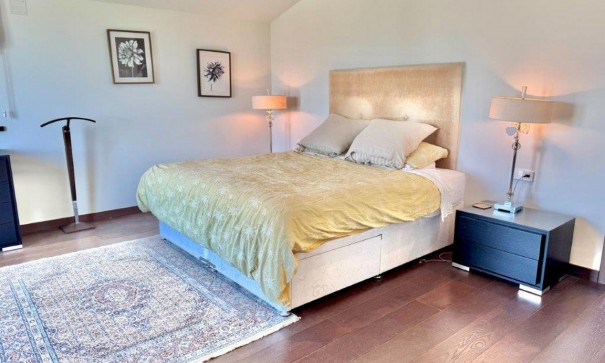 Videresalg - Finca landejendom -
Dolores