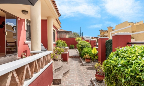 Venta - Chalet Independiente -
Algorfa - Lo Crispin