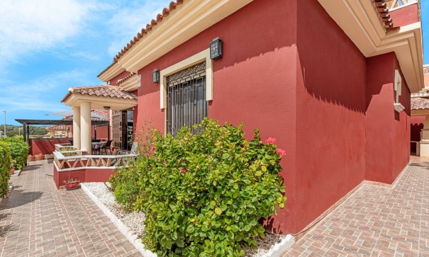 Venta - Chalet Independiente -
Algorfa - Lo Crispin