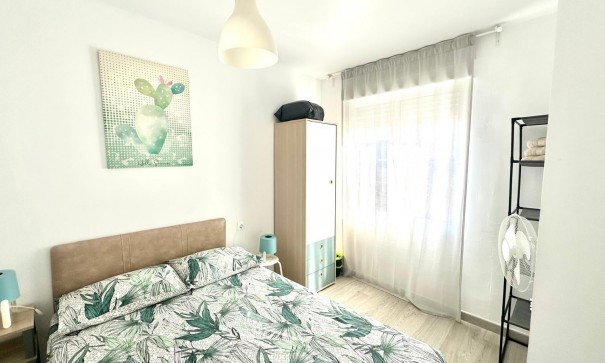 Återförsäljning - Lägenhet lägenhet -
Torrevieja - Paseo maritimo