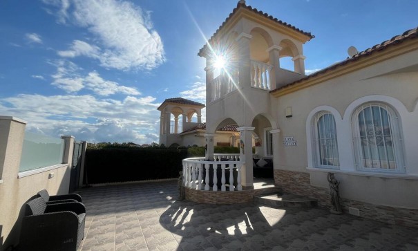 Revente - Villa Individuelle -
Algorfa