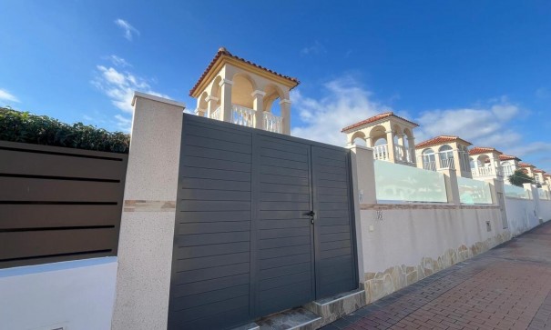 Revente - Villa Individuelle -
Algorfa