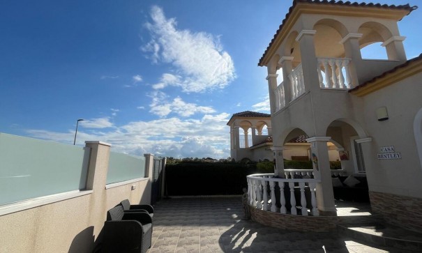 Revente - Villa Individuelle -
Algorfa