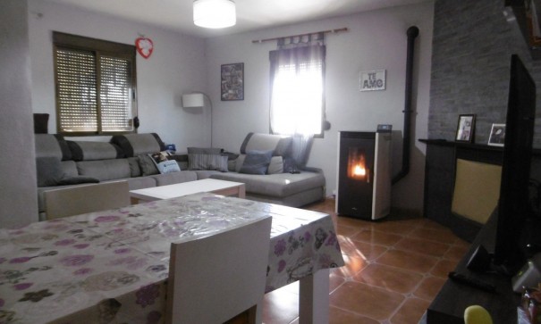Venta - Chalet Independiente -
Yecla