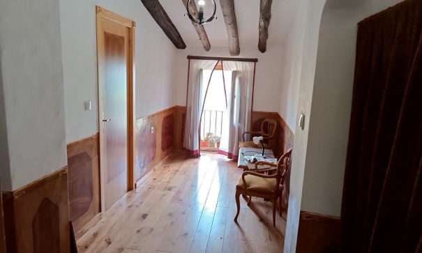 Videresalg - Finca landejendom -
Yecla