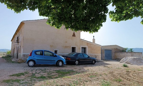 Videresalg - Finca landejendom -
Yecla