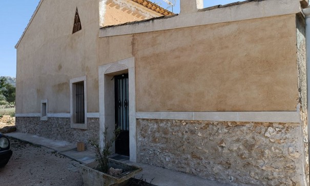 Videresalg - Finca landejendom -
Yecla