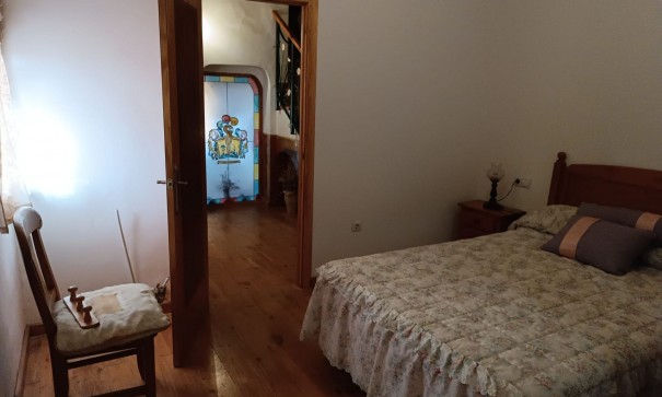 Videresalg - Finca landejendom -
Yecla