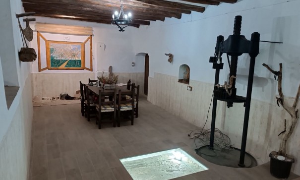 Videresalg - Finca landejendom -
Yecla