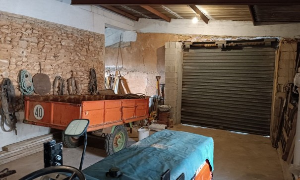 Videresalg - Finca landejendom -
Yecla