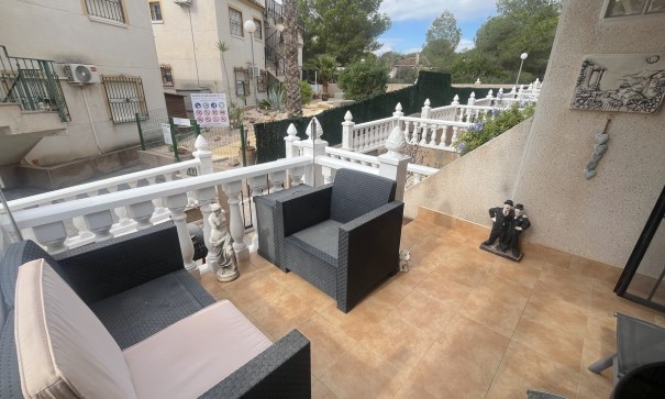 Videresalg - Byhus -
Algorfa