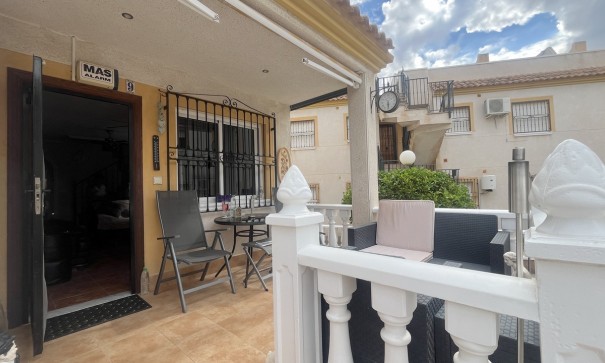 Videresalg - Byhus -
Algorfa