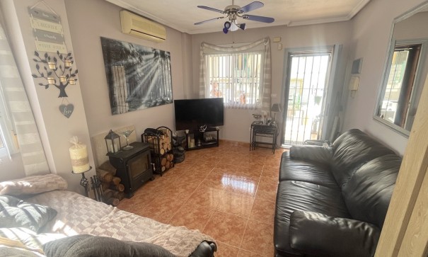 Videresalg - Byhus -
Algorfa